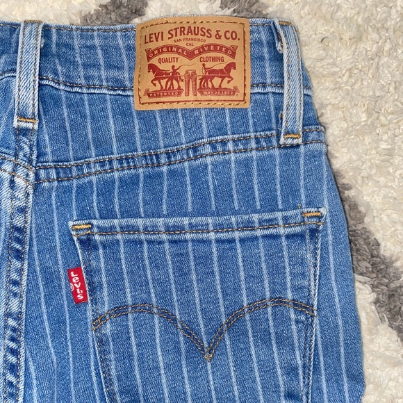 Authentic Levi’s 721 pinstripe slim fit jeans (24) - Picture 3 of 5